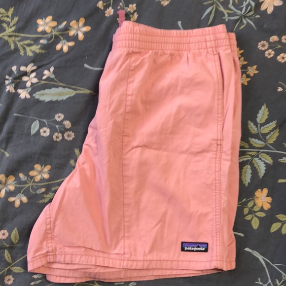 Patagonia Funhoggers 6” Casual Pull-On Cotton Shorts in Sunfade Pink - Picture 7 of 10